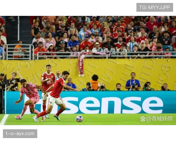 新赛季足球战火重燃，高比分对决与冷门频出点燃球迷热情