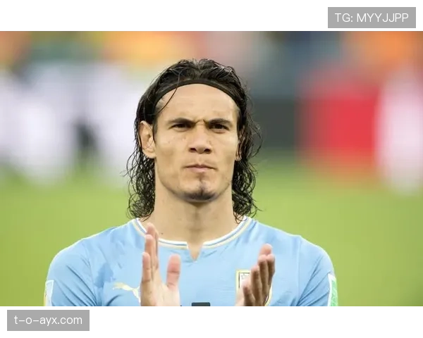 卡瓦尼：传奇前锋如何持续激励年轻球员成长并塑造未来赛场表现