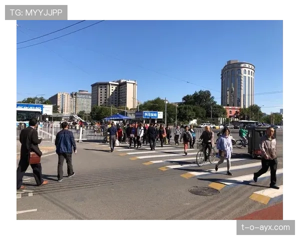 吴向东家的冰箱里塞满了能量胶，连饮料都按分钟算卡路里